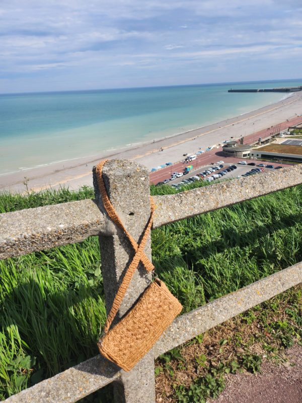 Sac TIANA en raphia couleur thé – porté épaule & bandoulière – Image 11