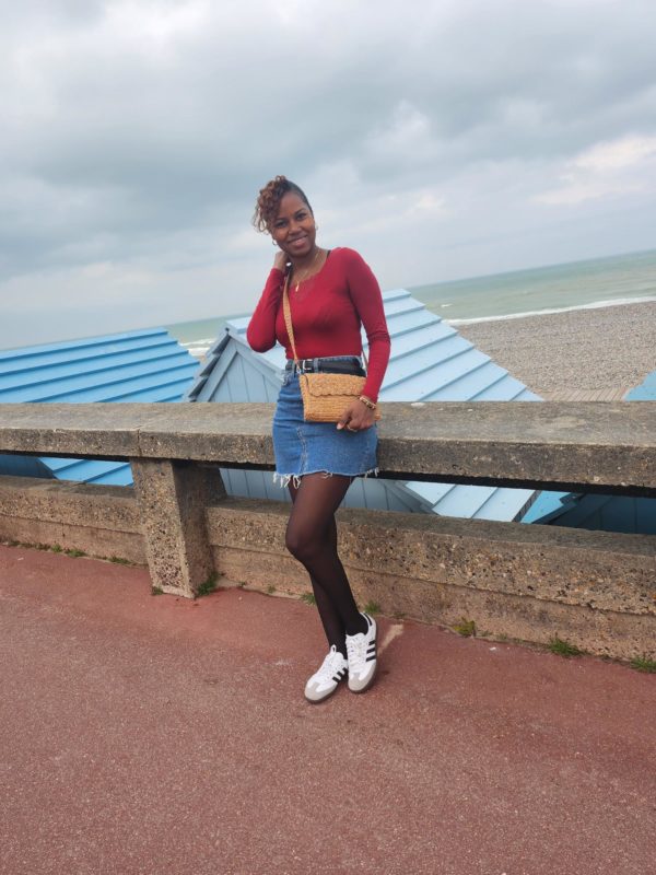 Sac TIANA en raphia couleur thé – porté épaule & bandoulière – Image 12