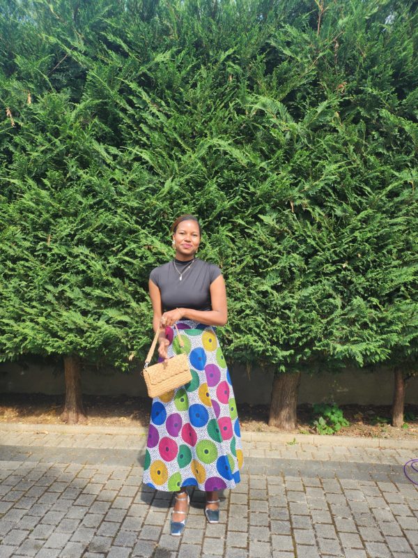 Sac TIANA en raphia couleur thé – porté épaule & bandoulière – Image 3